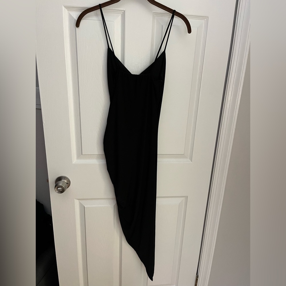 Black bodycon dress